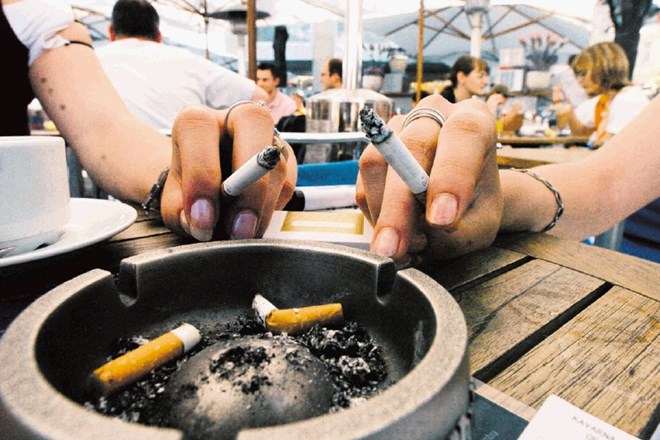 Dajali dobičkom prednost pred zdravjem: Tobačna industrija mora v Kanadi plačati 11 milijard evrov odškodnine