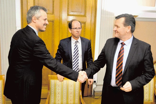 Predsednik ZOS Robert Smrdelj in takratni predsednik SOS Aleksander Jevšek sta bila konec januarja zadovoljna z doseženim...