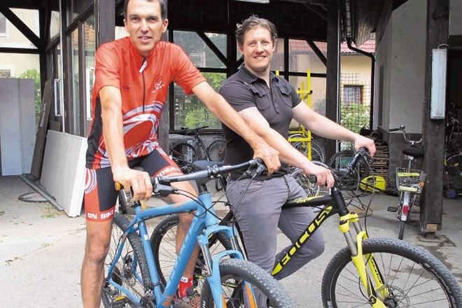 Kolesarsko-turistični vodnik Boris Papac (na levi) in prodajalec ter serviser koles Matej Prah verjameta, da bo izgradnja...