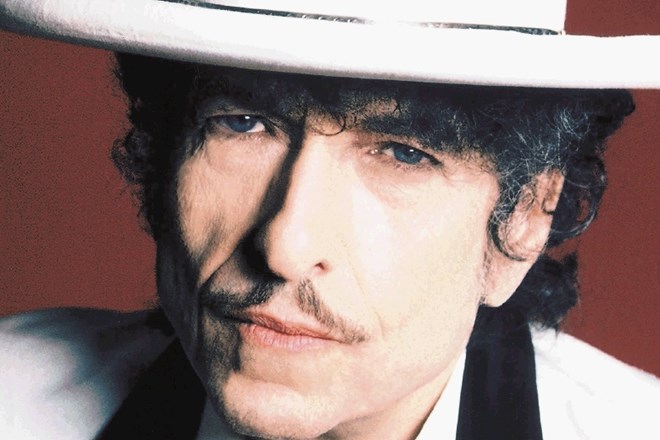 Kot se je izkazalo na četrtkovem koncertu v ne prav  polni stožiški Areni, se Bob Dylan preprosto ne pusti spremeniti – in če...