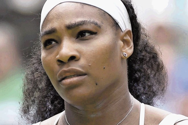 Venus stavi na prvi servis, Serena na vračanje udarca