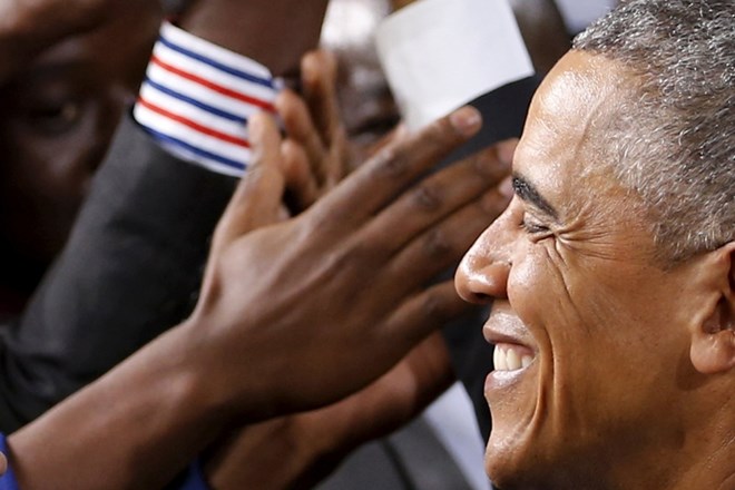 Video dneva: Barack Obama ima ritem – boke je sukal v tradicionalnem plesu lipala 
