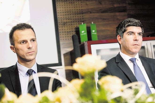 Koliko časa bo ministrstvo za finance še dalo predsedniku uprave Slovenskega državnega holdinga Mateju Pircu (levo) in...