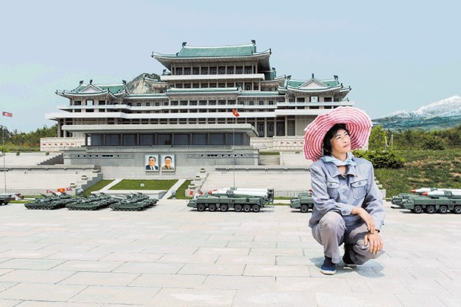 Ri Gjong Sun, 45 let, vzdrževalka. Javni park v Pjongjangu 