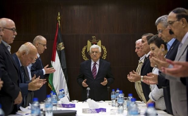 Vodja PLO Mahmud Abas odstopa, da bi se organizacija okrepila