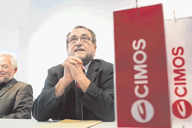Cimos je proti nekdanjemu dolgoletnemu predsedniku uprave Francu Krašovcu  (na fotografiji desno) vložil 11-milijonsko...
