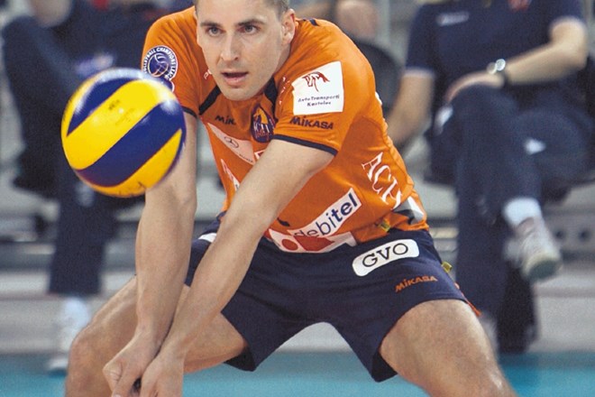 V moštvo ACH Volleyja je ostal tudi kapetan Andrej Flajs, ki v tujini ni dobil primerne ponudbe. 