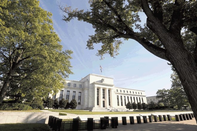 Pred sedežem ameriške centralne banke je bilo včeraj  mirno,  kot tudi na finančnih trgih. Je to zgolj zatišje pred nevihto?...