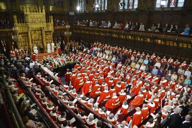 Britanskim lordom se obeta kaznovanje, ker so se uprli vladi in se postavili za revne