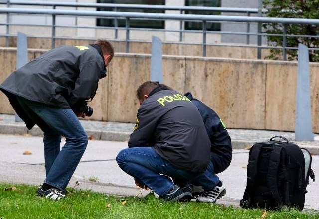 Policisti še zbirajo informacije o ponedeljkovem ropu. Fotografija je simbolična. (Foto: Bojan Velikonja) 