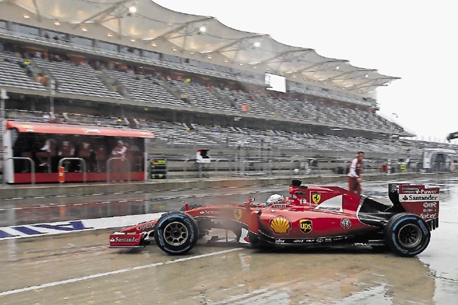 Sebastian Vettel se bo na zadnjih dveh dirkah boril za naslov podprvaka. 