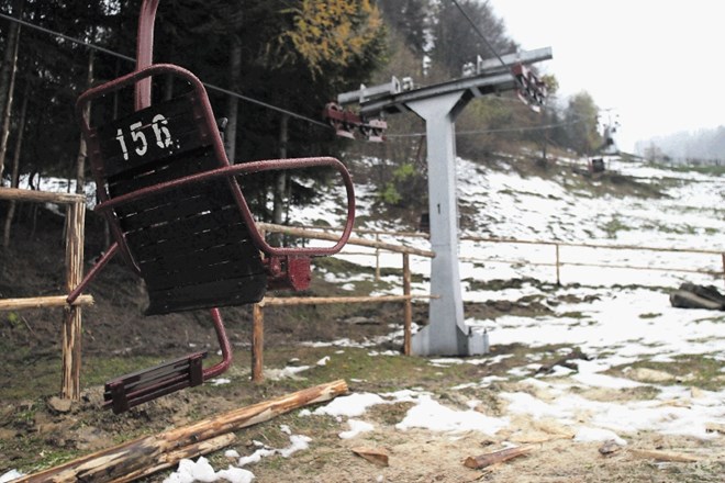 Žičnica na Španovem vrhu nad Jesenicami je lani praznovala abrahama in je najstarejša delujoča žičnica v Sloveniji. Ali bo še...
