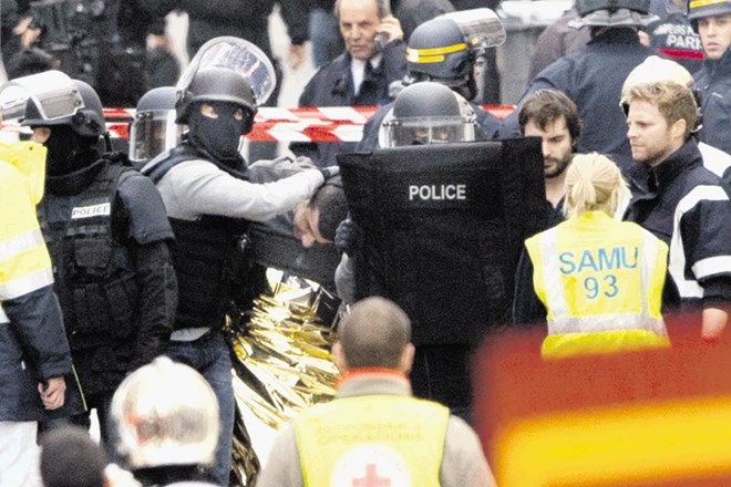 Medtem ko Francija razmišlja o   ponovni uvedbi nadzora na notranjih mejah schengenskega območja, sta francoska policija in...