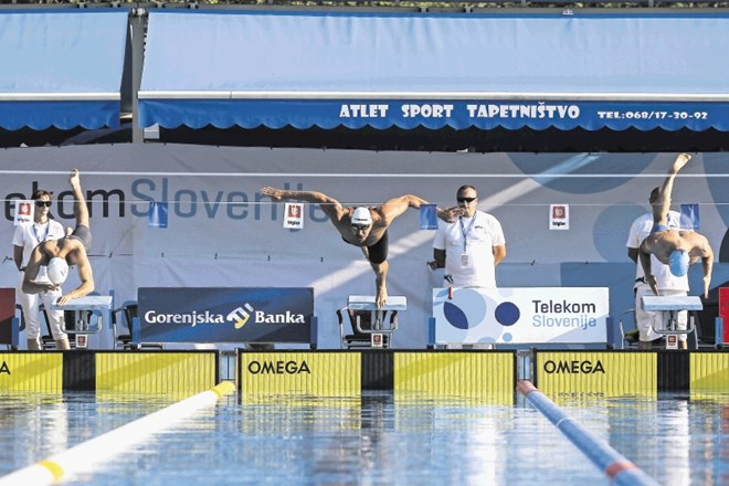 Damir Dugonjić (v sredini) bo glavni slovenski adut za kolajno na evropskem prvenstvu v kratkih bazenih. 
