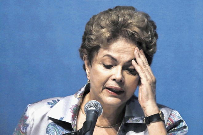 Brazilski predsednici očitajo, da prikriva milijardno proračunsko luknjo. 