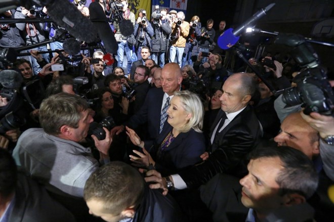 Nacionalni fronti Marine Le Pen v drugem krogu regionalnih volitev ni uspelo unovčiti zmage iz prvega kroga