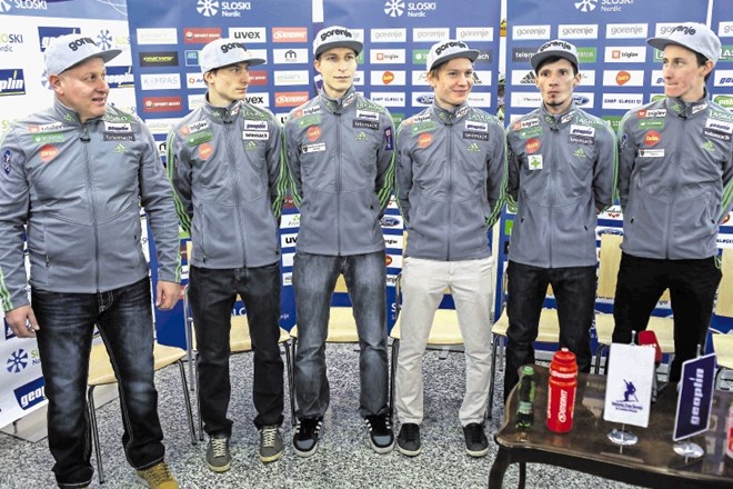 Slovenska skakalna reprezentanca je med številnimi obveznostmi našla  čas tudi za druženje z novinarji. Najbolj zaželena...