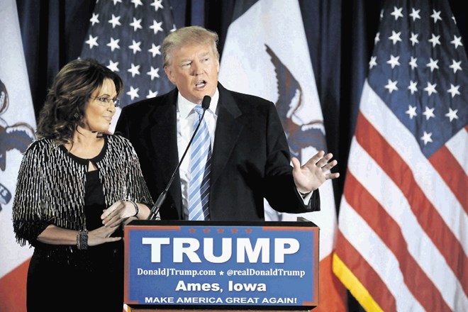 Sarah Palin je spet stopila na oder med predvolilno tekmo, tokrat zato, da podpre kandidaturo republikanskega favorita. 