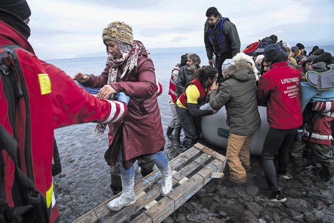 Nizozemska bi zavrnjene migrante, ki so na gumenjakih prepluli egejsko ožino, kar s trajekti vračala v Turčijo. 