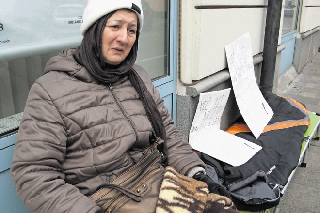 Milenka Trkovnik Vladimirov je pred brežiško izpostavo finančnega urada takole vrsto dni opozarjala na krivico, ki naj bi ji...