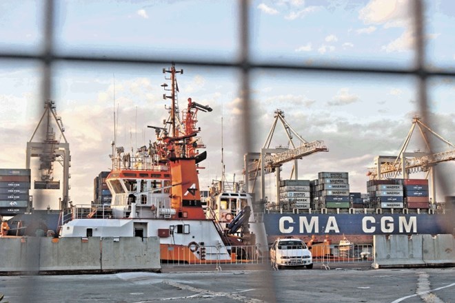 V Kopru so spremembe očitno omejene le na tamkajšnje pristanišče. Leta 2014 je Luka Koper plačala 3,2 milijona evrov...