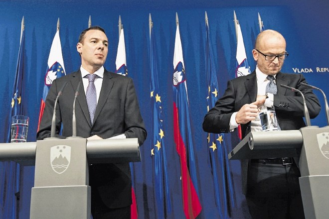 Uroš Čufer (levo), finančni minister v času sanacije bank, in Boštjan Jazbec, guverner Banke Slovenije.