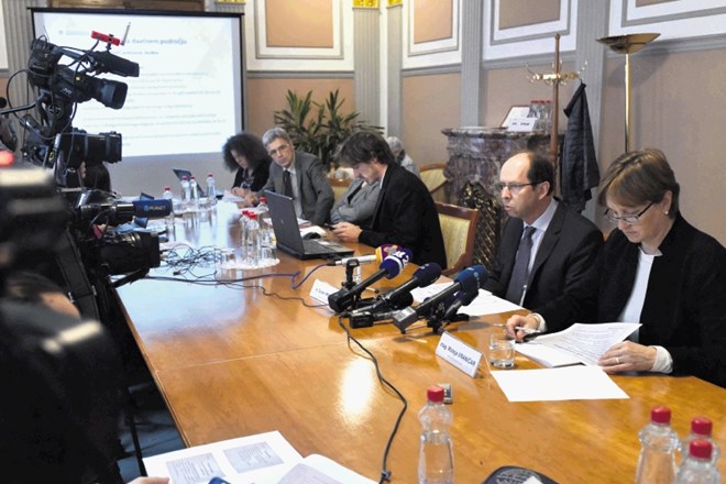 Finančno ministrstvo je na včerajšnji tiskovni konferenci napovedalo pripravo nove davčne reforme.  Veljati naj bi začela z...