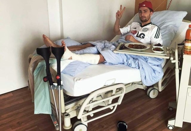 Kevin Kampl je v petek na družbenih omrežjih objavil fotografijo iz bolnice in pripisal, da je poškodba težja, kot so sprva...