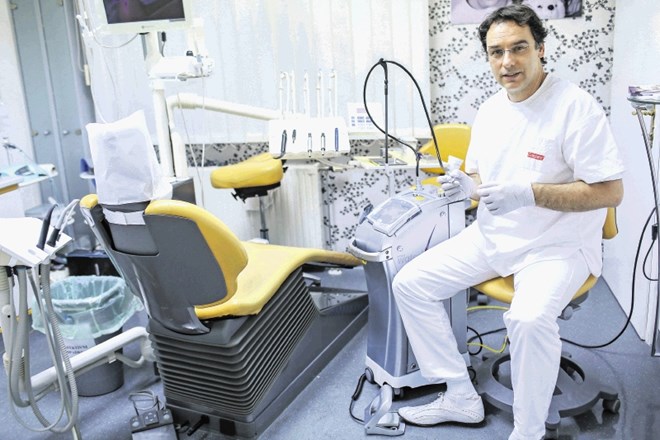 Zobozdravnik Andrej Kovačič uporablja laser že vrsto let.