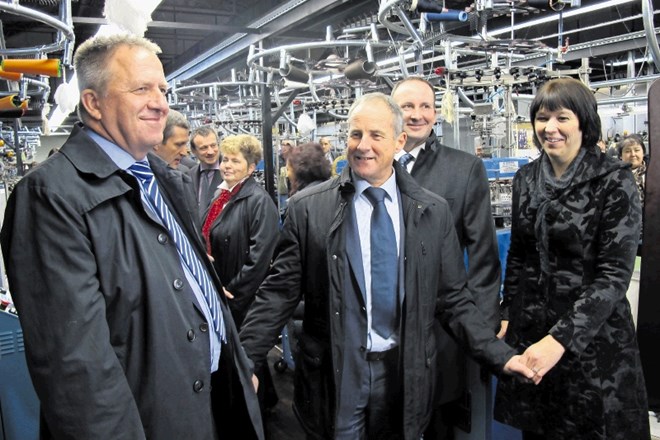 Ob zagonu nove linije za proizvodnjo nogavic iz  konoplje je Polzelo  decembra lani obiskal gospodarski minister Zdravko...
