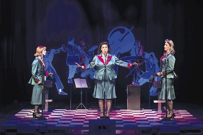 Letošnje Dneve komedije bo odprla predstava Trio, ki jo je po predlogi Gašperja Tiča v Gledališču Koper zrežiral Jaka Ivanc.