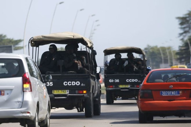 Varnostne sile na poti na prizorišče napada na Slonokoščeni obali