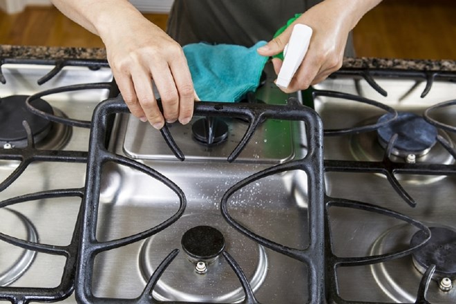 S sprotnim čiščenjem plinskega štedilnika ali kuhališča si prihranite veliko dela  