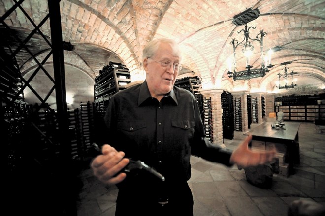 William Koch v svoji vinski kleti
