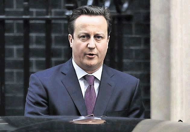 Britanski premier Cameron si rešuje kožo z delno objavo dohodninskih napovedi