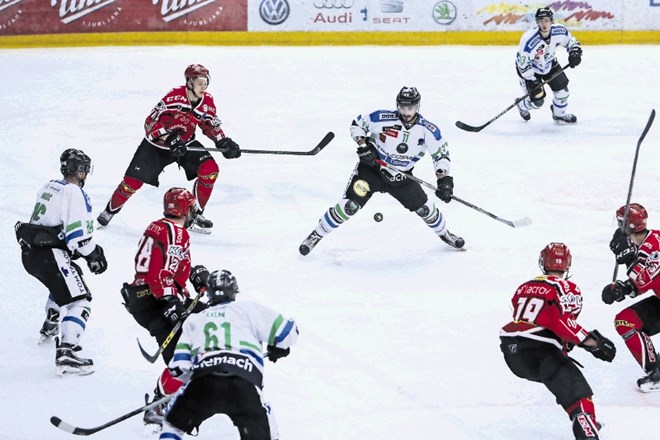 Hokejisti Olimpije lovijo petnajsto zvezdico v slovenskem prvenstvu, Jesenice pa enajsto.