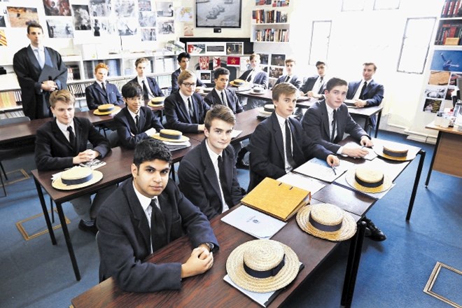 Izrazite socialne razlike se v Veliki Britaniji začnejo že v šolskih klopeh.
