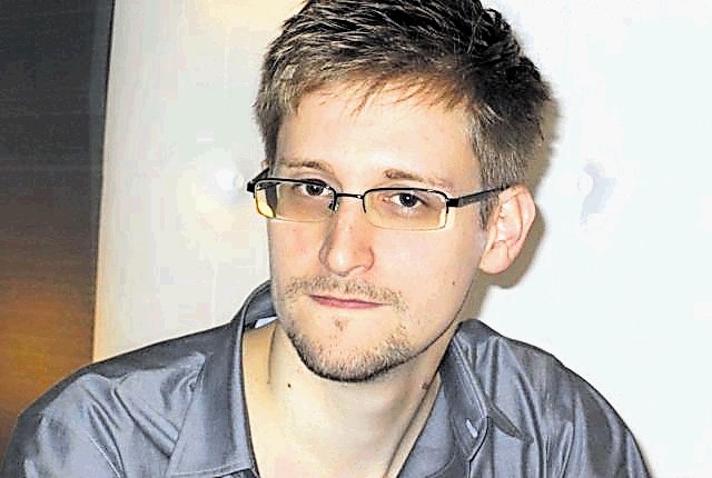 Edward Snowden nastopa na novem albumu Jean-Michela Jarra.