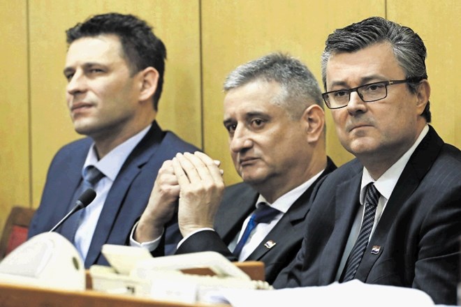 Vladni vrh (z leve): Božo Petrov, Tomislav Karamarko in Tihomir Orešković (premier) še v času dobrih odnosov.