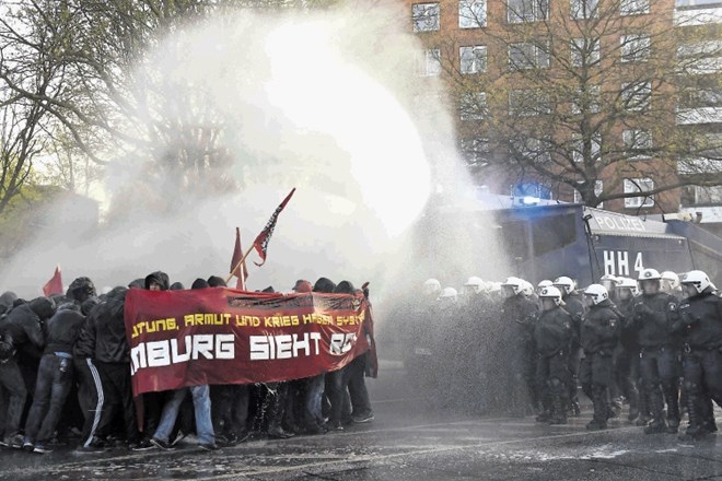 Hamburg je bil tudi letos  prizorišče spopadov levičarjev in policije.
