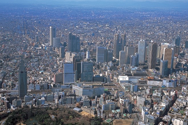 Občuten padec tečajev v Tokiu