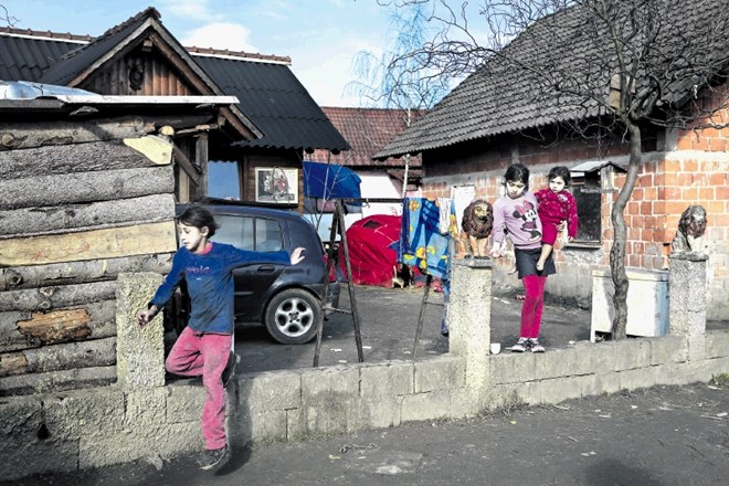 Na prebivalcih romskega naselja Dobruška vas  pravosodni sistem preizkuša meje vzdržljivosti romske manjšine.
