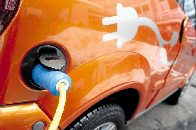 Električna vozila bo odslej mogoče napolniti tudi v Ajdovščini.