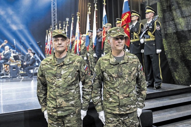 Slovenska vojska je ob včerajšnjem prazniku  dobila dva nova  brigadirja: napredovala sta dosedanja polkovnika Vilibald...