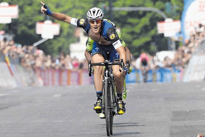 Matteo Trentin se je takole veselil zmage na najdaljši etapi letošnjega Gira.