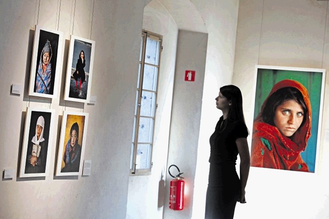 Pred štirimi leti je na ljubljanskem gradu gostovala razstava fotografa Steva McCurryja, od junija naprej pa bo v galeriji...
