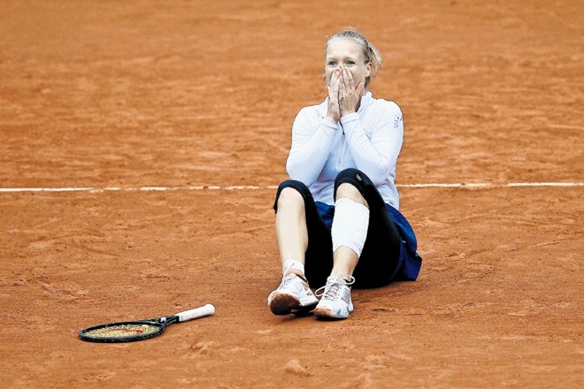 Kiki Bertens se je kot 58. s svetovne lestvice presenetljivo prebila do polfinala Roland Garrosa.