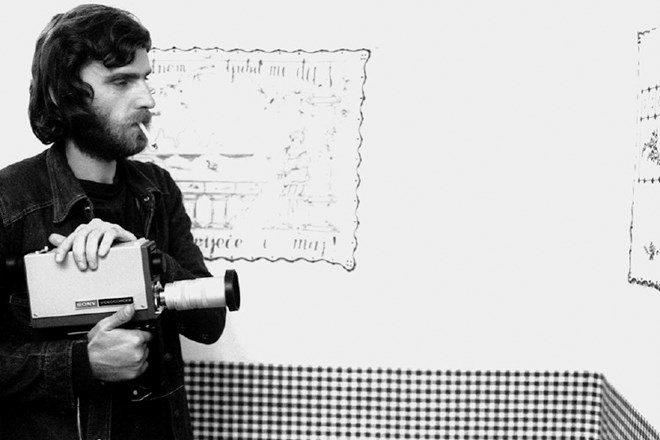 Dalibor Martinis s portapackom na mednarodnem videosrečanju v Motovunu leta 1976