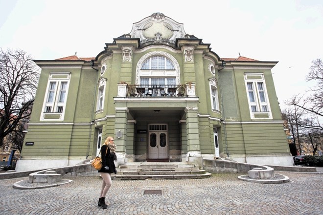 Ena od postojank na jadranskem delu Evropske poti zgodovinskih gledališč je tudi stavba ljubljanske Drame.