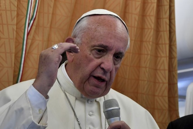 Papež Frančišek o opravičilu Cerkve homoseksualcem